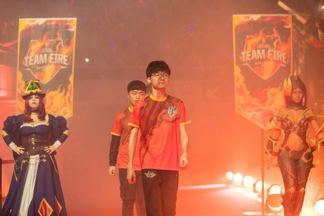 展现出强大 展现出强大