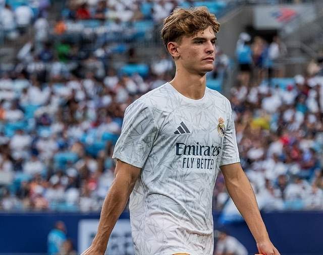 赛中充满自 赛中充满自